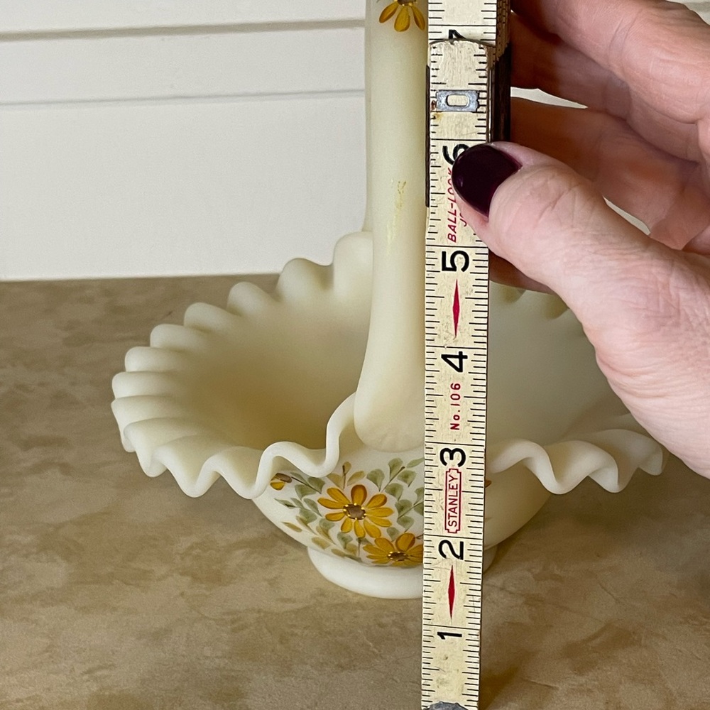 Fenton Satin Custard Glass Ruffled Glass Basket - Hand Painted & Signed - Picture 9 of 13